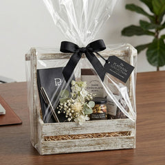 Wooden gift basket P-39